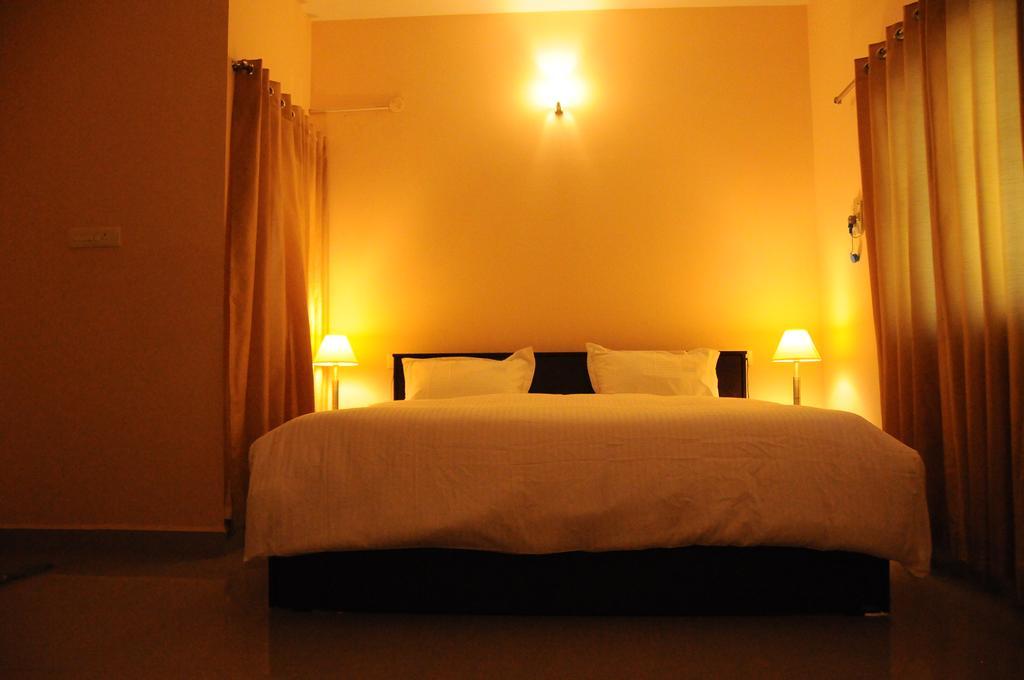 Jyothi Suites Tiruchirappalli Exteriör bild