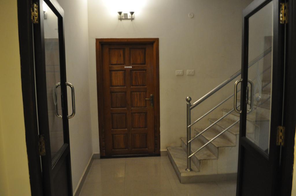 Jyothi Suites Tiruchirappalli Exteriör bild
