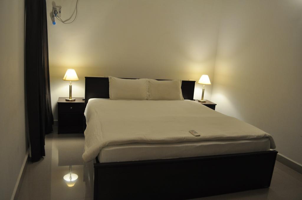 Jyothi Suites Tiruchirappalli Exteriör bild