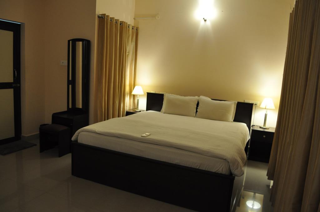 Jyothi Suites Tiruchirappalli Exteriör bild