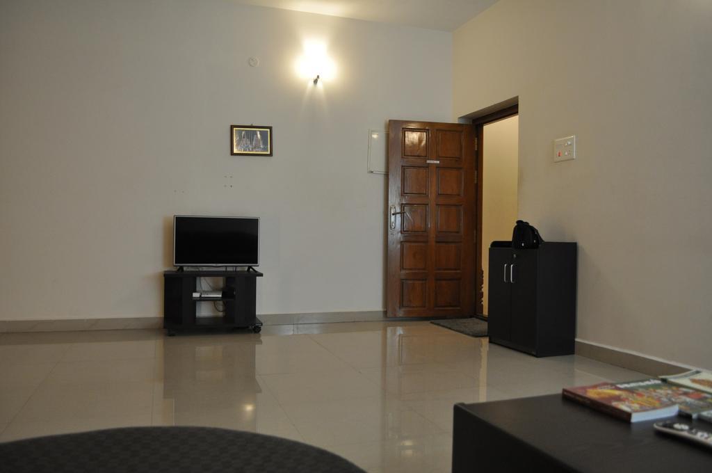 Jyothi Suites Tiruchirappalli Exteriör bild