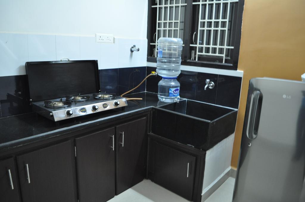 Jyothi Suites Tiruchirappalli Exteriör bild