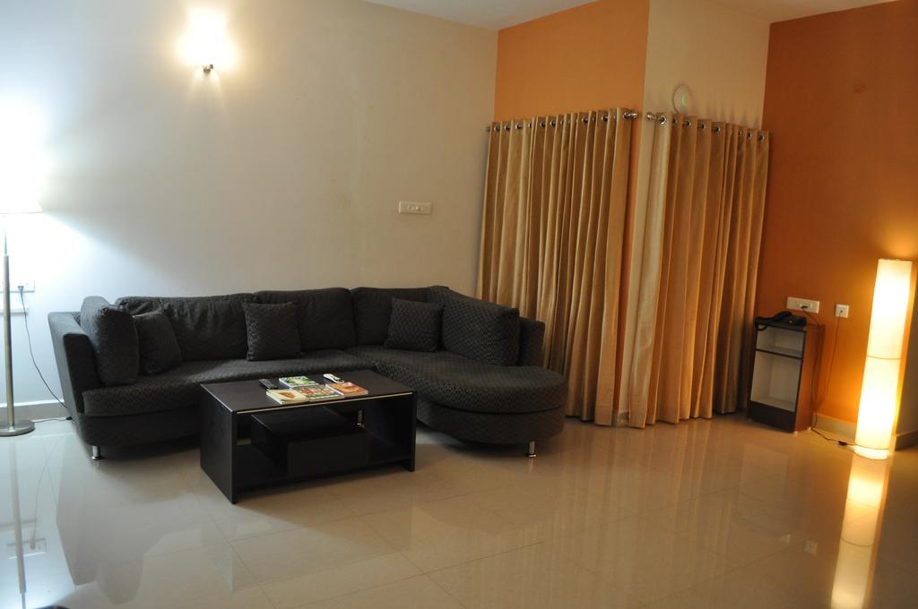 Jyothi Suites Tiruchirappalli Exteriör bild