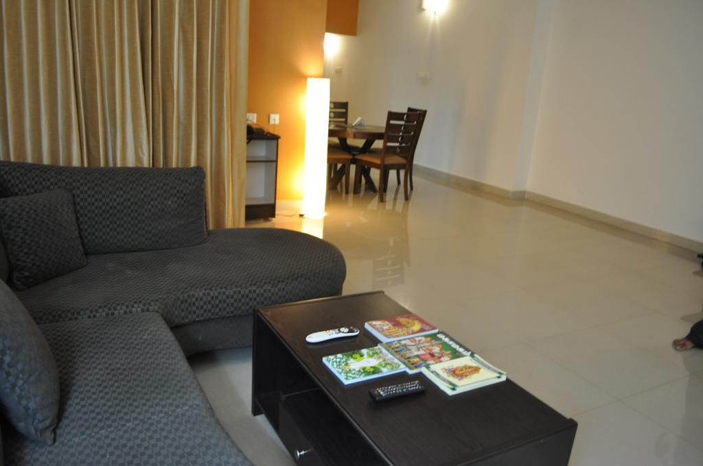 Jyothi Suites Tiruchirappalli Exteriör bild