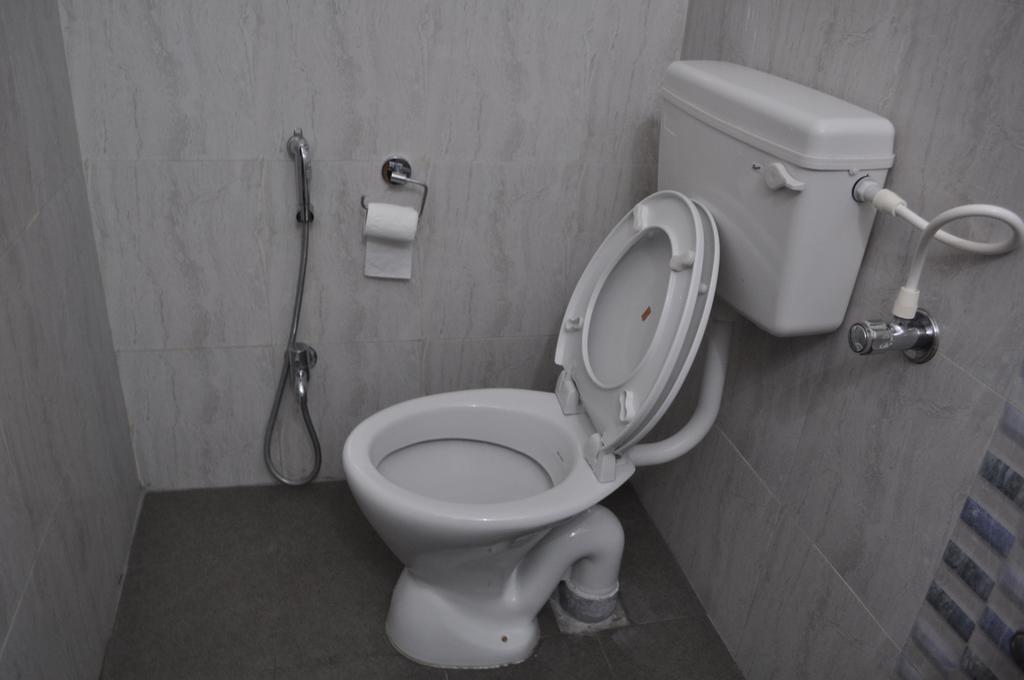 Jyothi Suites Tiruchirappalli Exteriör bild
